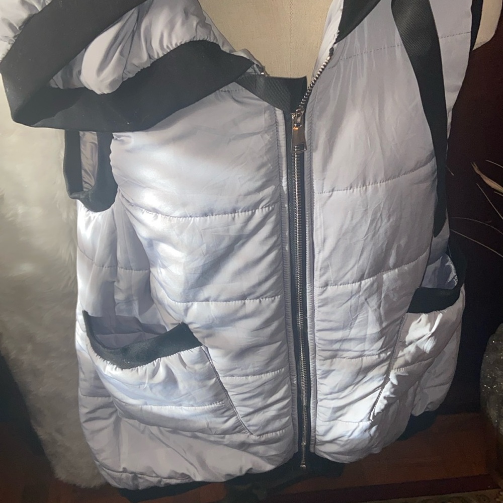 Jacket/hoodie /gray excellent condition, new no tag, 100 % polyester/32 “